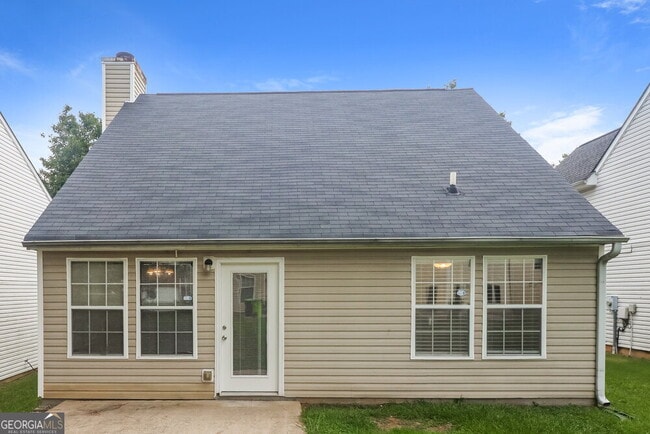 Building Photo - 3695 Longview Dr