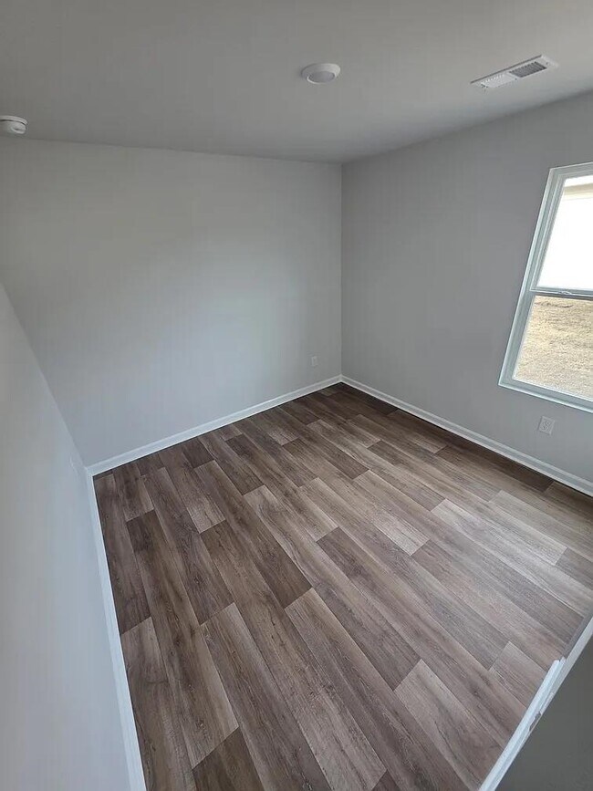 Building Photo - 532 Runaway Train Dr