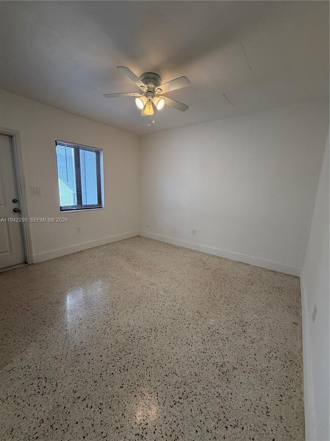 Building Photo - 600 SW 10th St