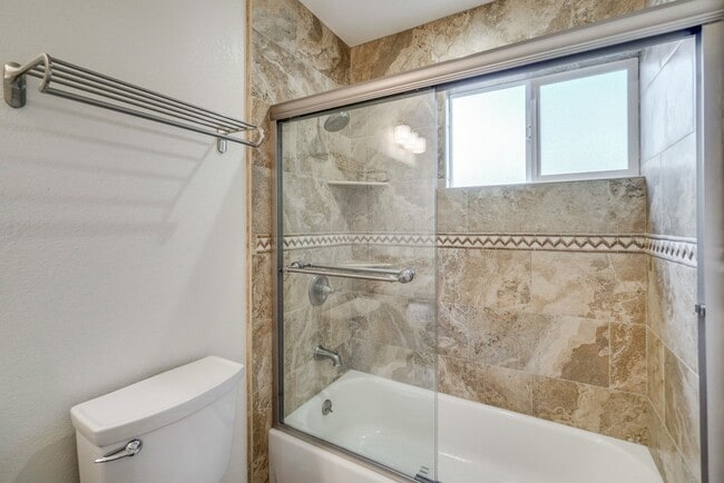 Building Photo - Beautiful 2 Bed/1 Bath Home only Blocks From Downtown Sunnyvale