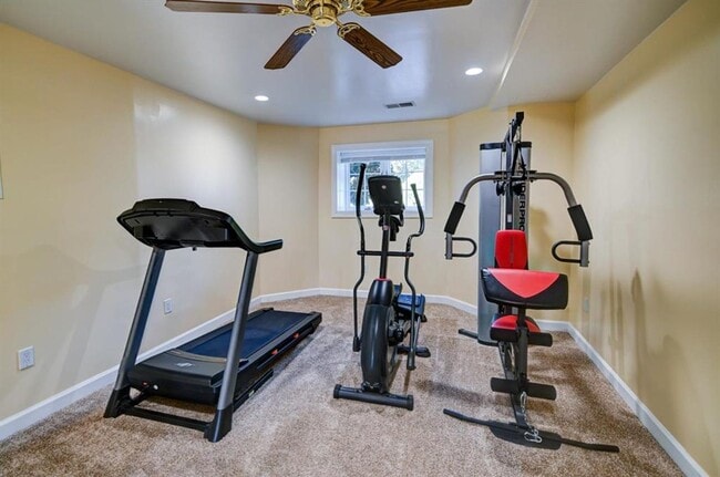 Building Photo - Incredible furnished house on Madison's West Side