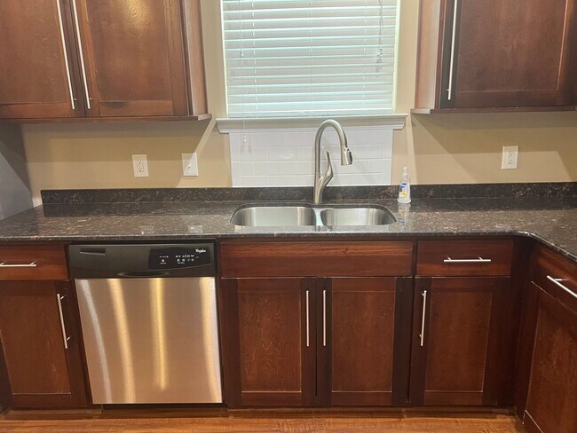 Building Photo - Lovely Home in Palmetto Pointe!-FREE Month Special!