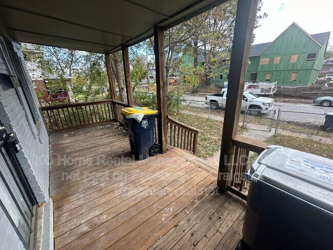 Building Photo - 2002 E 35th St