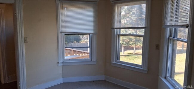 Building Photo - 66 Monsey Heights Rd