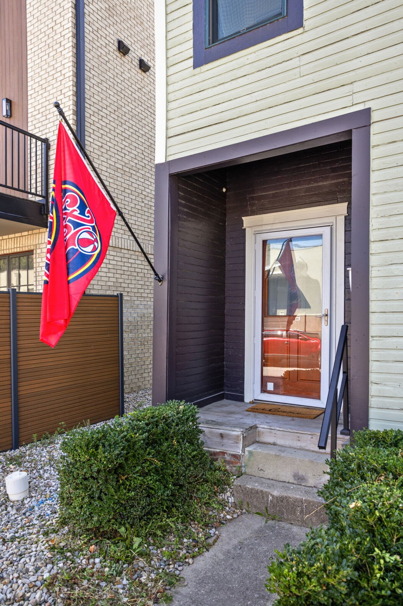 Building Photo - 525 E North St