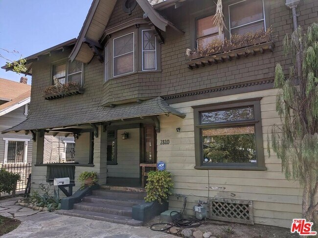 Building Photo - 2810 S Normandie Ave