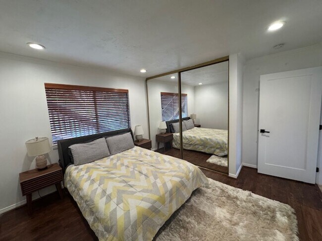 Building Photo - Fully Furnished/Unfurnished Condo for Rent...