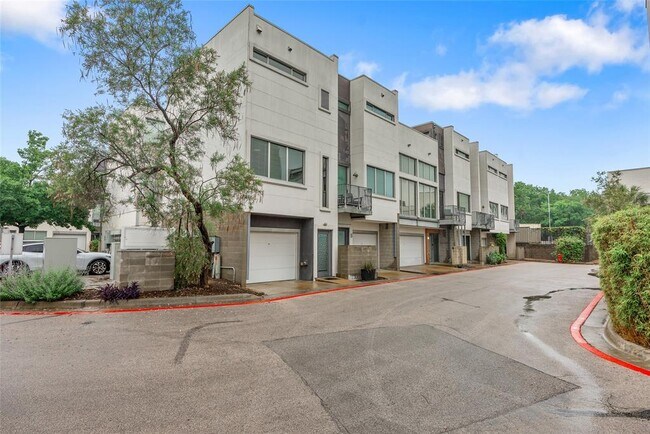 Primary Photo - 4801 S Congress Ave