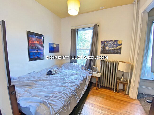 Building Photo - 76 Curtis St