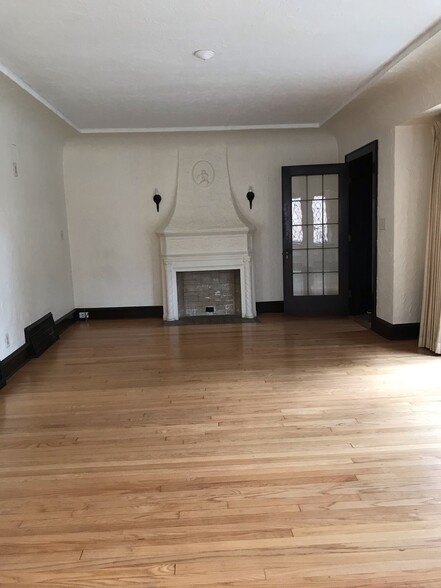 Building Photo - 531 N 63rd St