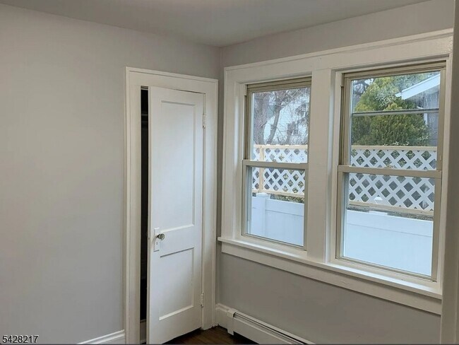 Building Photo - 2144 Evans St