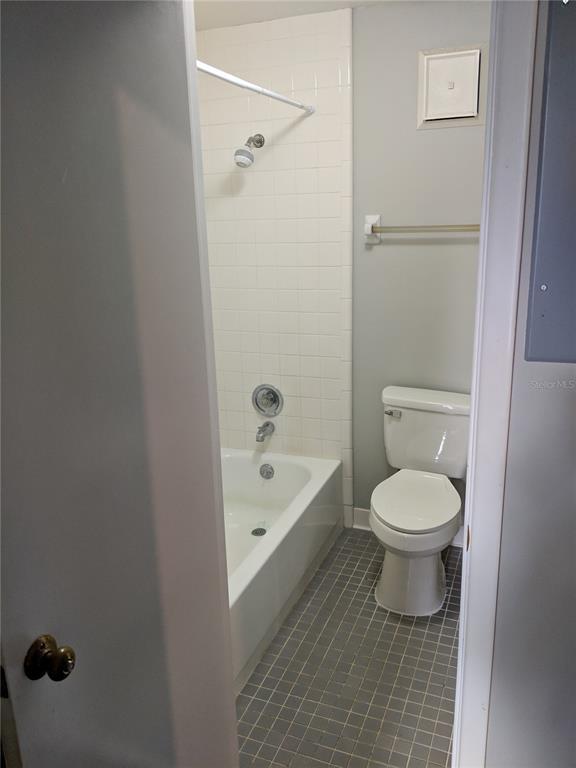 Building Photo - 752 N Westmoreland Dr