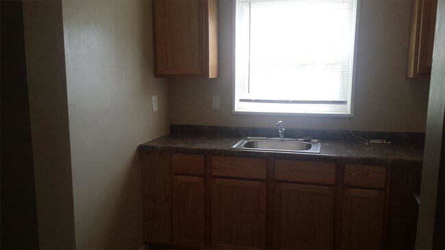 Building Photo - 12851 Lahser Rd