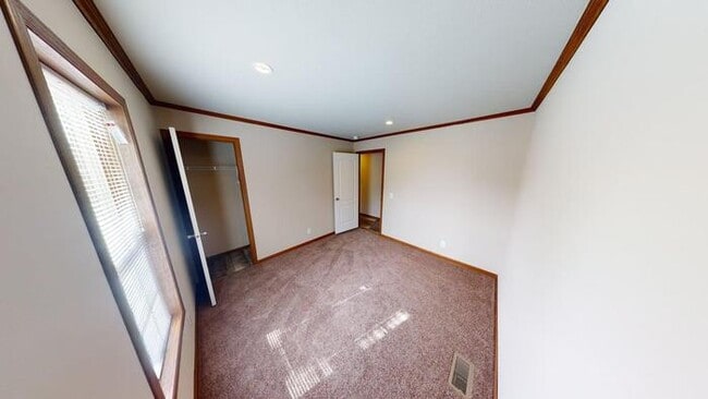 Building Photo - 135 American Ave