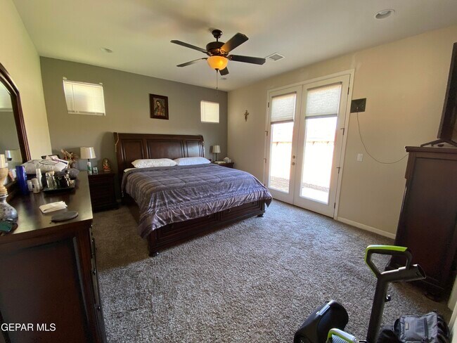 Building Photo - 7013 Long Meadow Dr
