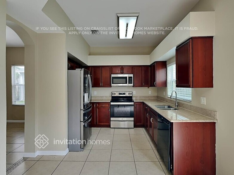 Building Photo - 1807 Sweetspire Dr
