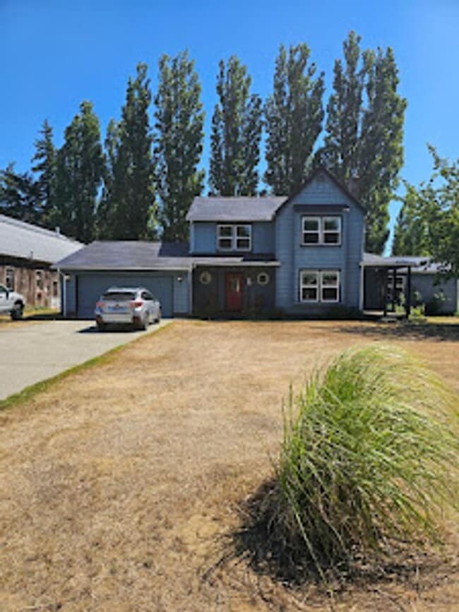 Primary Photo - Spacious Two Story, 4 Bedroom, 4 Bathroom ...