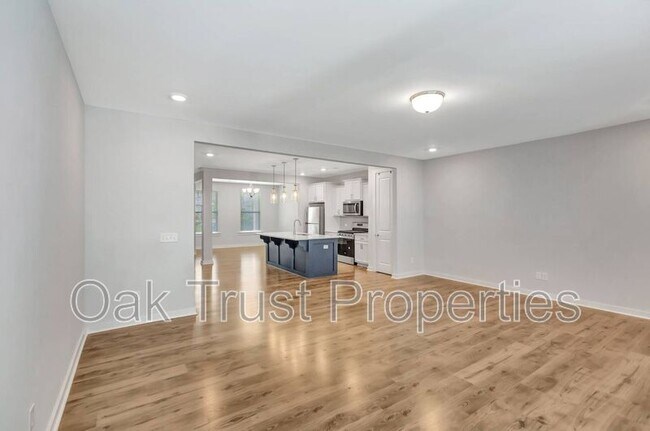 Building Photo - 113 Summer Tanager Dr