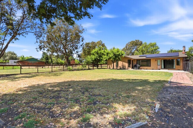 Building Photo - $5595 - Ranch-style home with acreage in West Gilroy's quiet countryside