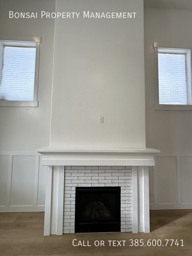 Building Photo - 4554 N Mt Ellen St
