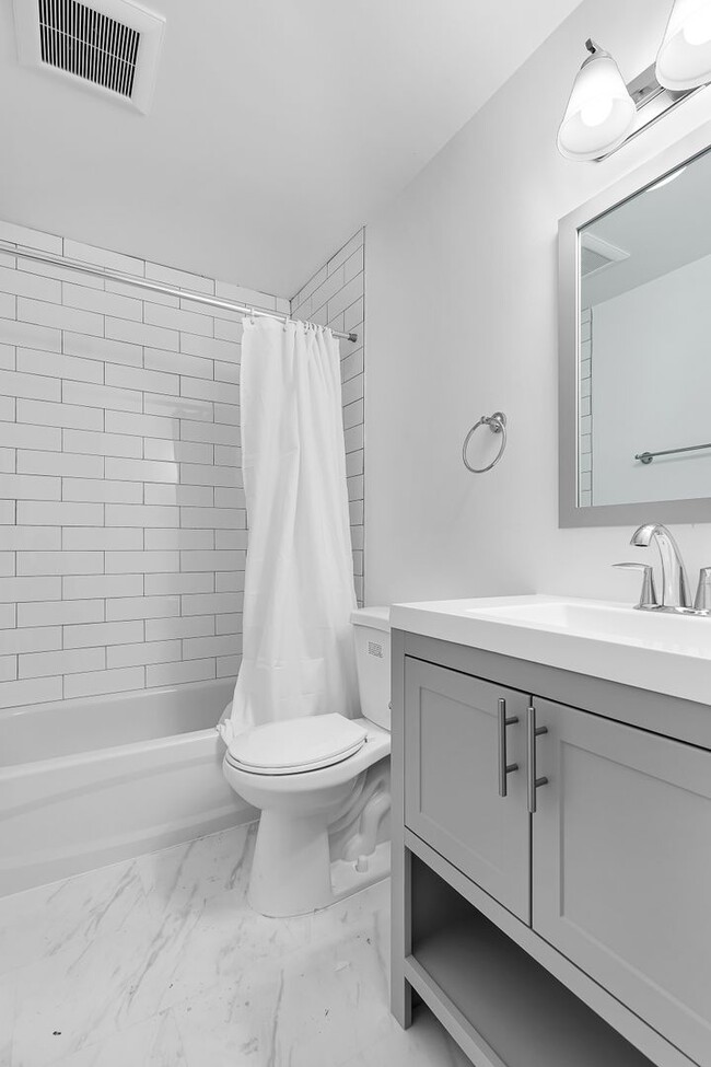 Building Photo - 1712 3rd St NW