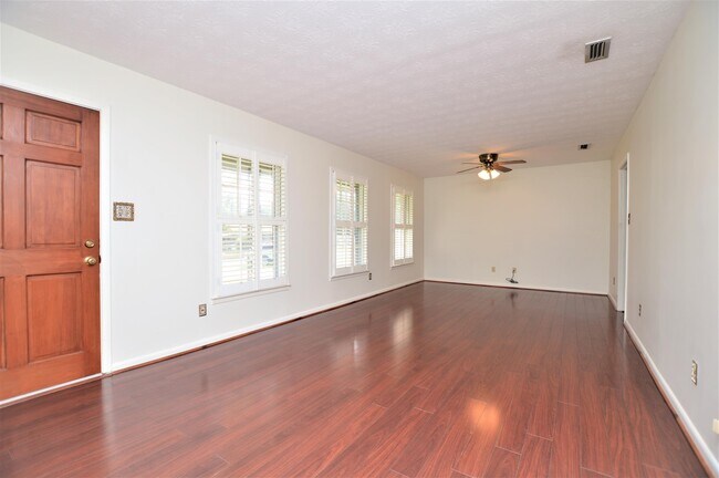 Building Photo - 712 Habersham Rd