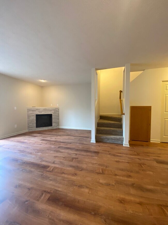 Building Photo - 3937 NE 149th Ave