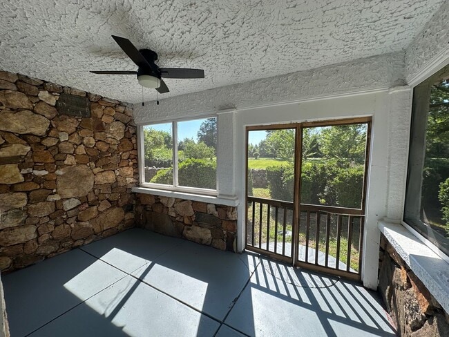 Building Photo - Charming 4 Bedroom House in Bedford