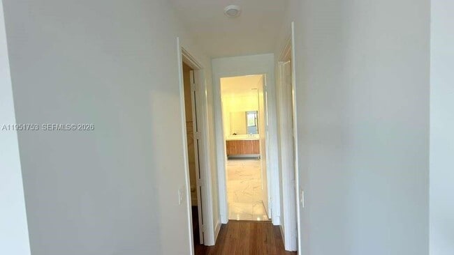 Building Photo - 19700 NE 14th Ave