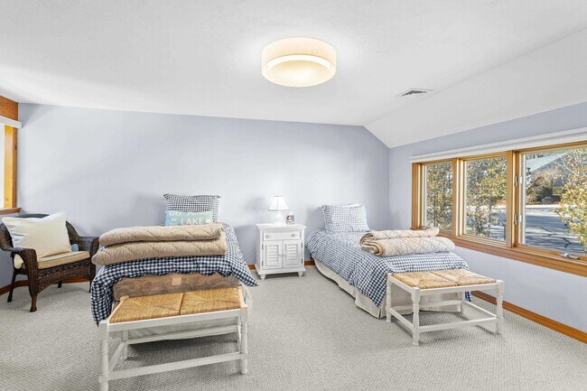 Building Photo - 281 Davidson Dr