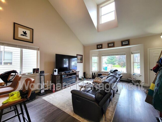 Primary Photo - 306 Golden Valley Dr