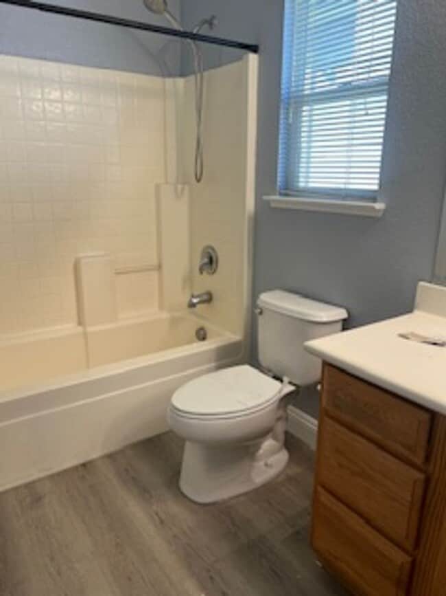 Building Photo - LOVELY REMODELED 4 BEDROOM HOUSE IN N. NAT...