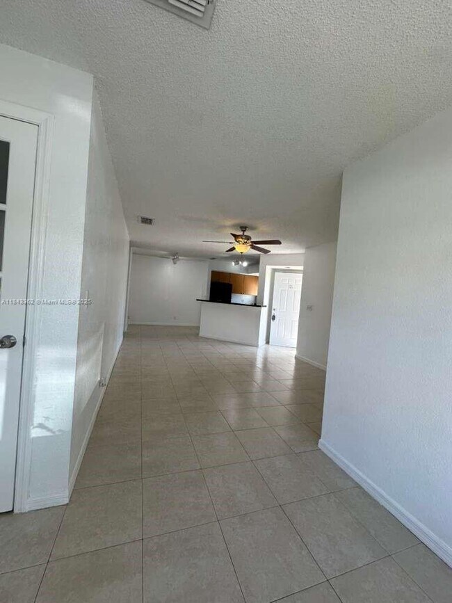 Building Photo - 3350 Pinewalk Dr N