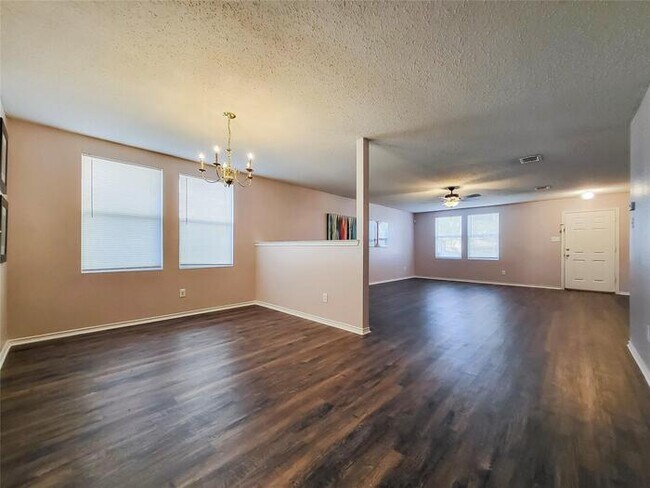 Building Photo - Open floorplan in Fort Worth 3/2/2