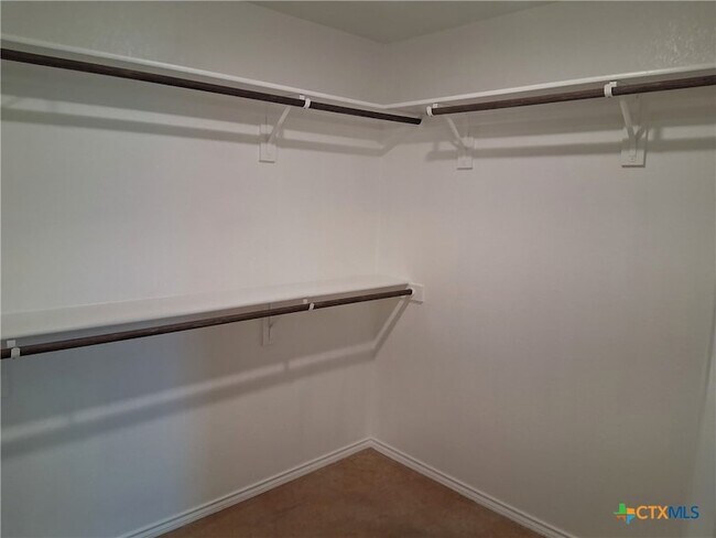 Building Photo - 3010 Privet Dr