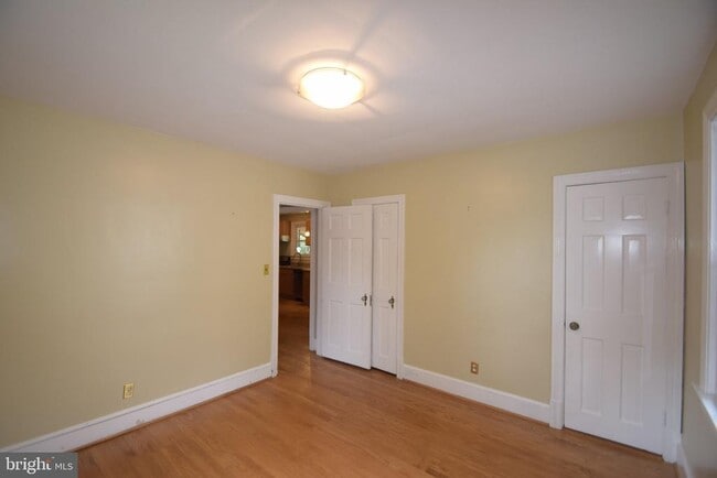 Building Photo - 4610 3rd St S