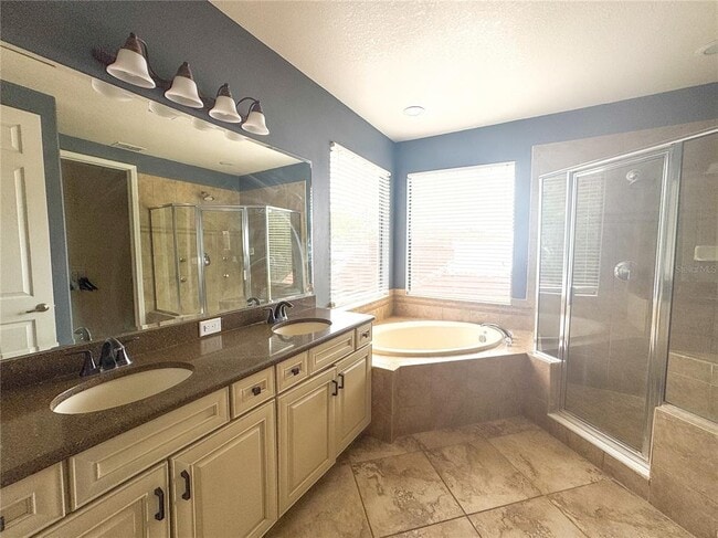 Building Photo - 20318 Chestnut Grove Dr