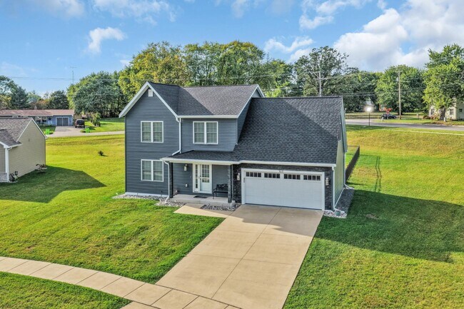 Building Photo - 1631 Smith Ln