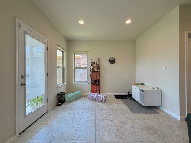 Building Photo - 18200 Emu Ln