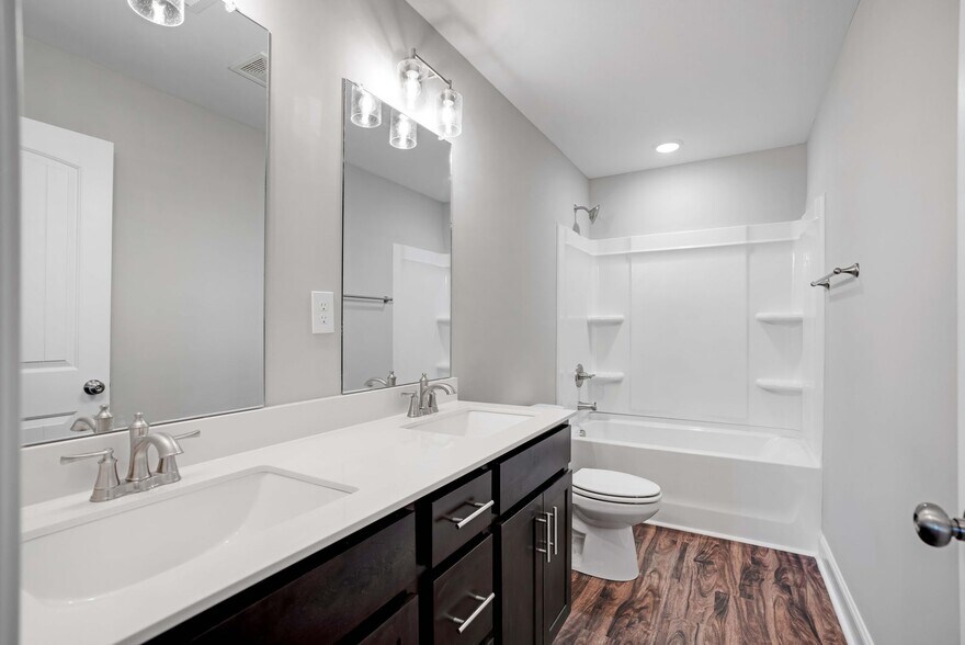 Building Photo - 541 New S Dr