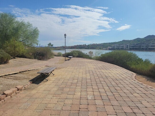 Building Photo - Stunning studio in Lake Las Vegas