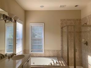 Building Photo - 1618 Chateau Club