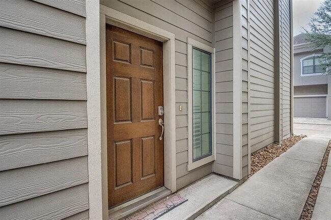 Building Photo - 1126 Hempstead Villa Ln