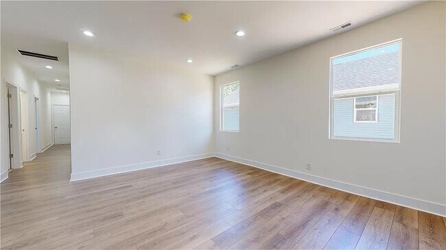 Building Photo - 3050 St Paul St