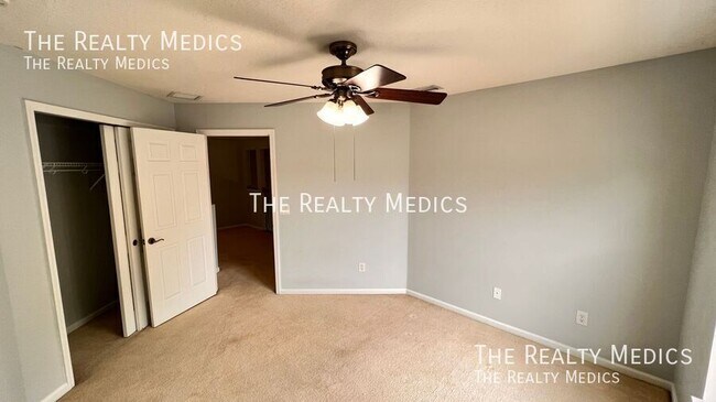 Building Photo - 10319 Willow Ridge Loop
