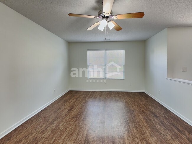 Building Photo - 2305 Apple Glen Ln