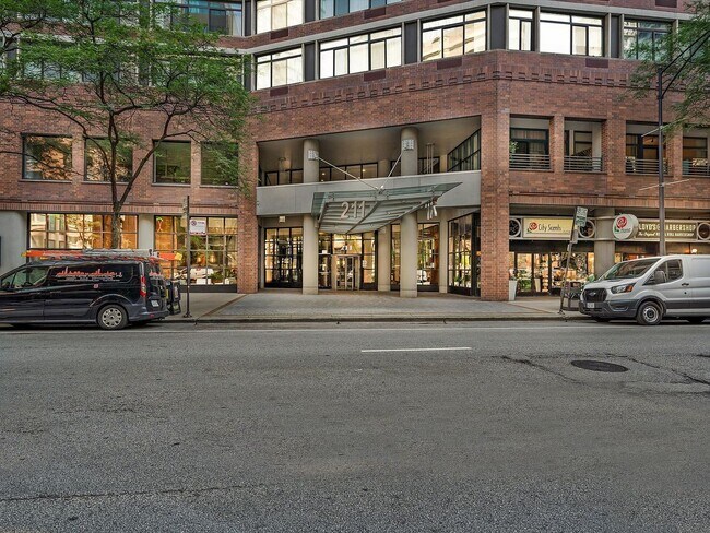 Building Photo - 211 E Ohio St