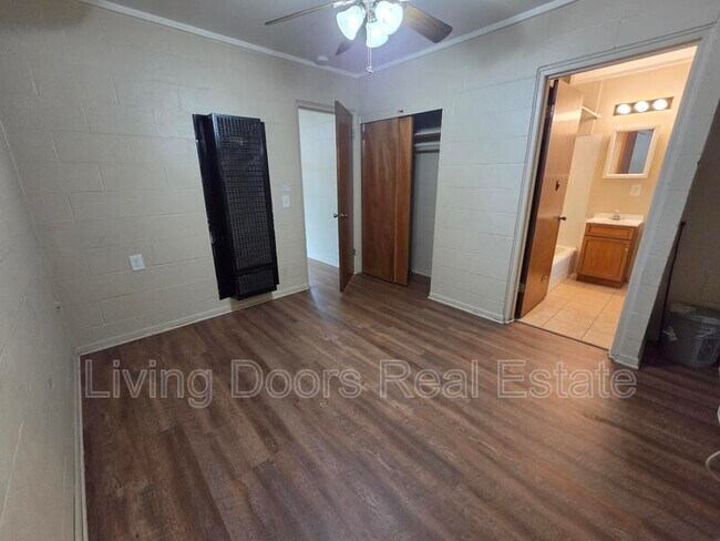 Building Photo - 4119 S 46th St