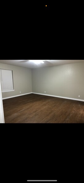 Building Photo - 1305 Bagby Ave