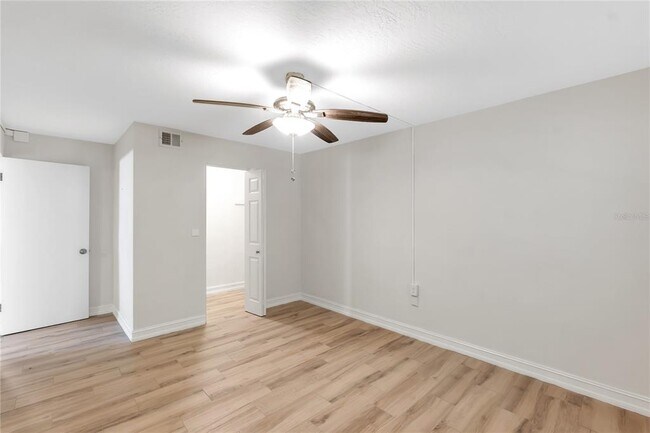 Building Photo - 3835 Almeria Ave